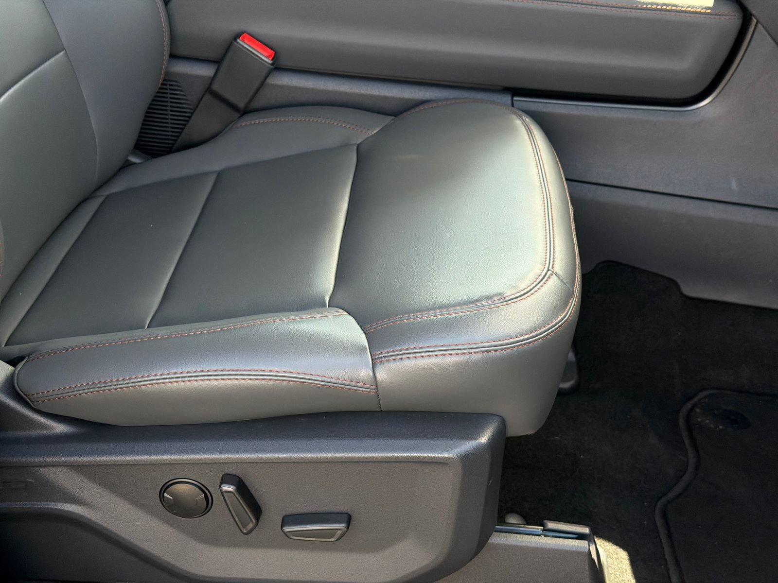 New 2025 Ford Expedition Max Active AWD/4WD image 13