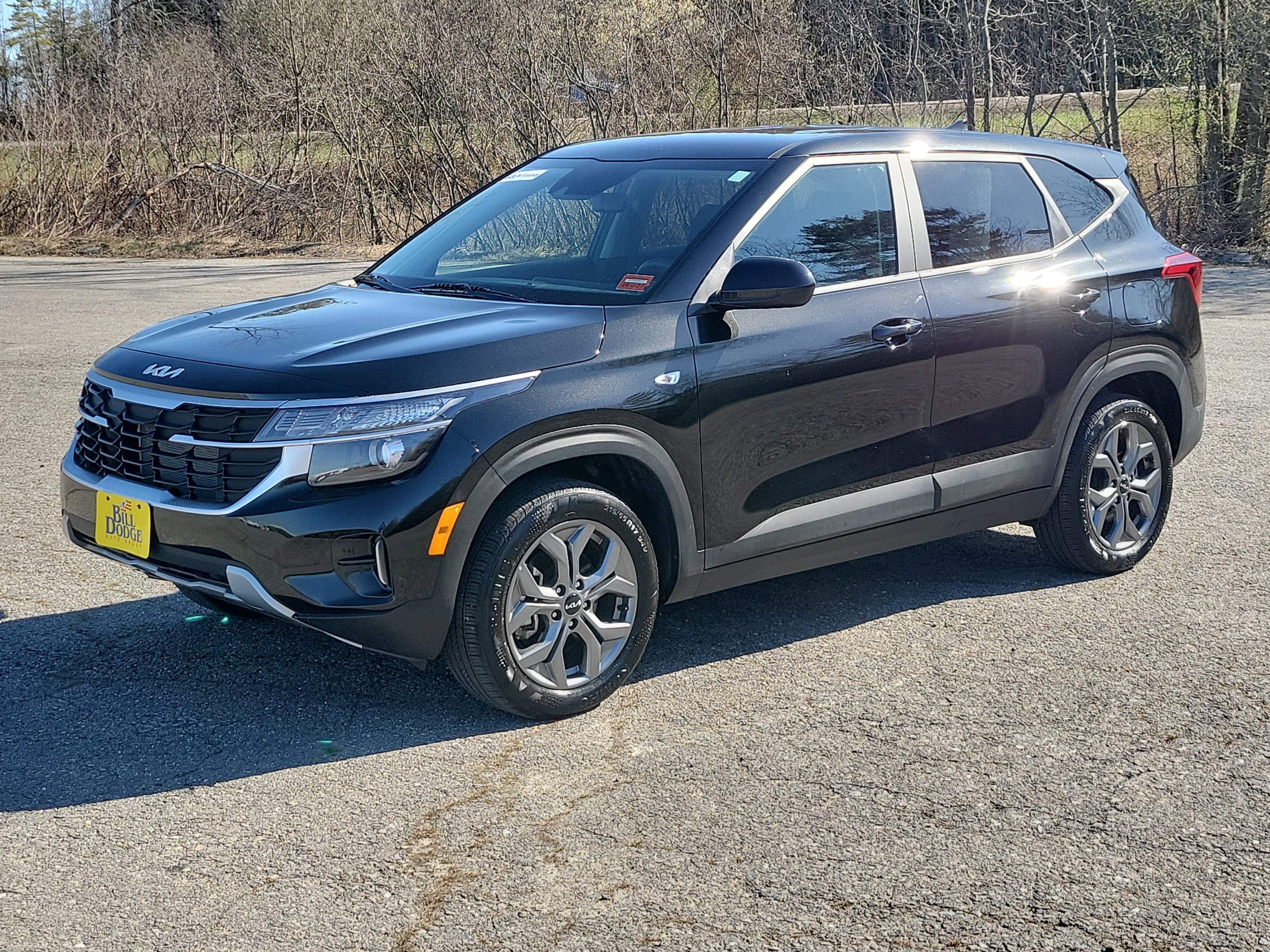 Used 2025 Kia Seltos LX AWD/4WD image 1