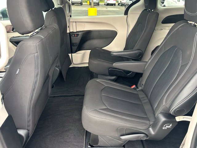 Used 2024 Chrysler Voyager LX FWD image 8
