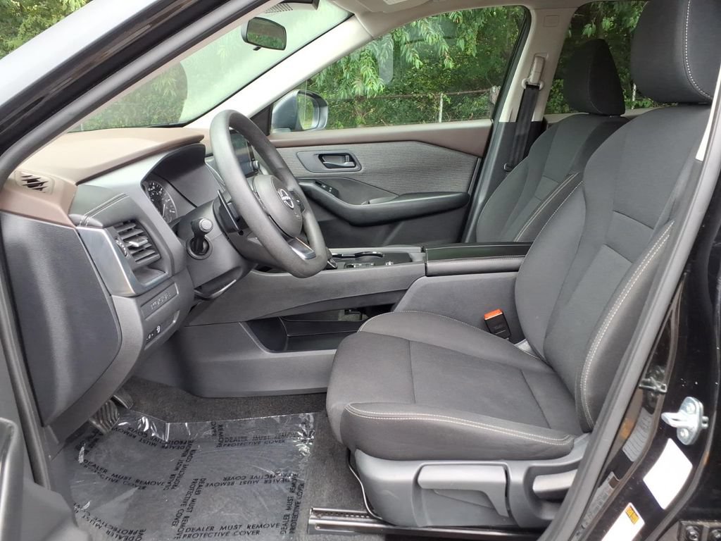 Used 2023 Nissan Rogue S FWD image 11