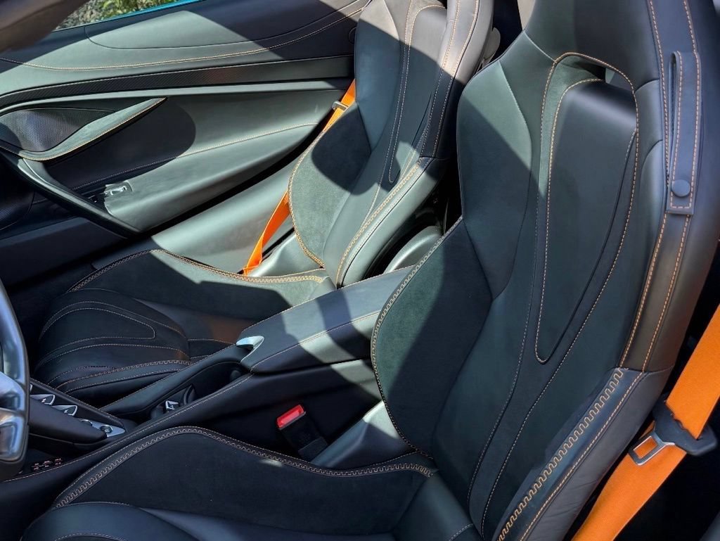 Used 2024 McLaren 750S Spider RWD image 26