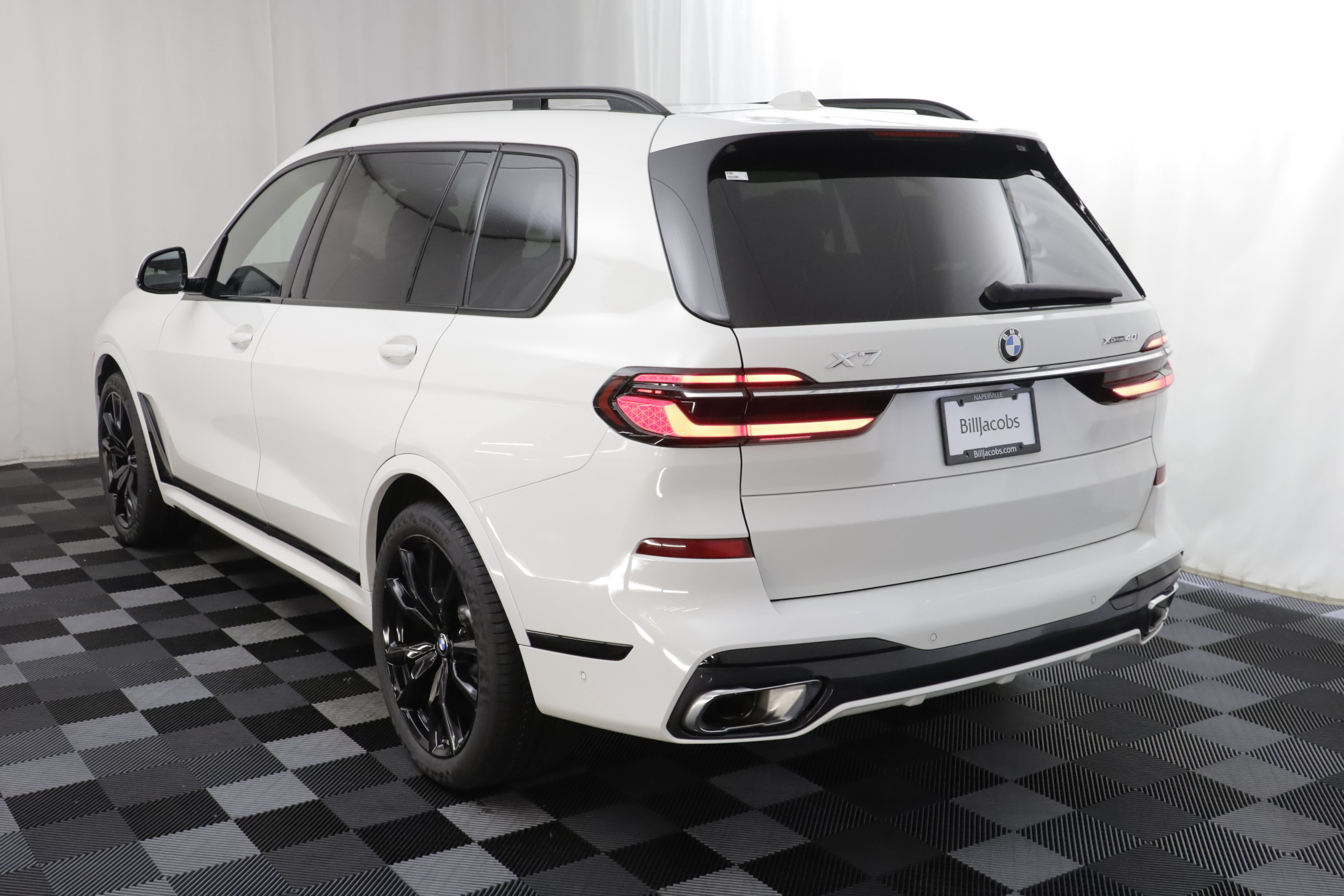 Used 2024 BMW X7 xDrive40i w/ M Sport Package AWD/4WD image 20