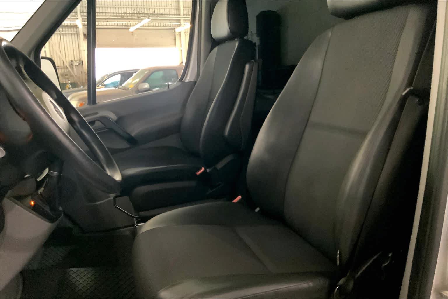 Used 2017 Mercedes-Benz Sprinter 2500 image 18