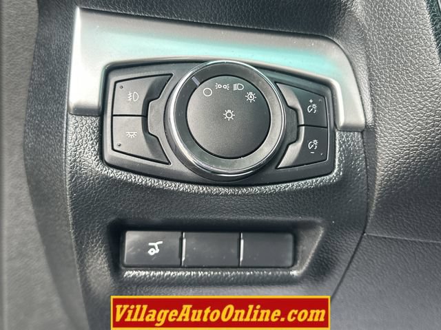 Used 2016 Ford Explorer XLT w/ Equipment Group 201A AWD/4WD image 29