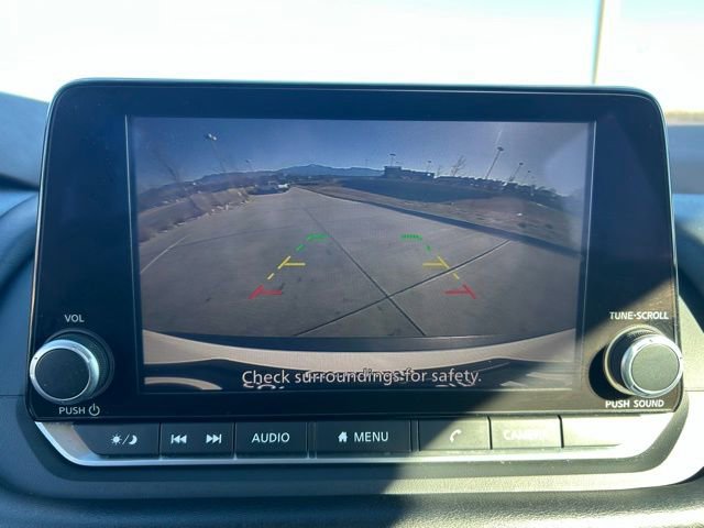 Used 2023 Nissan Rogue S image 18