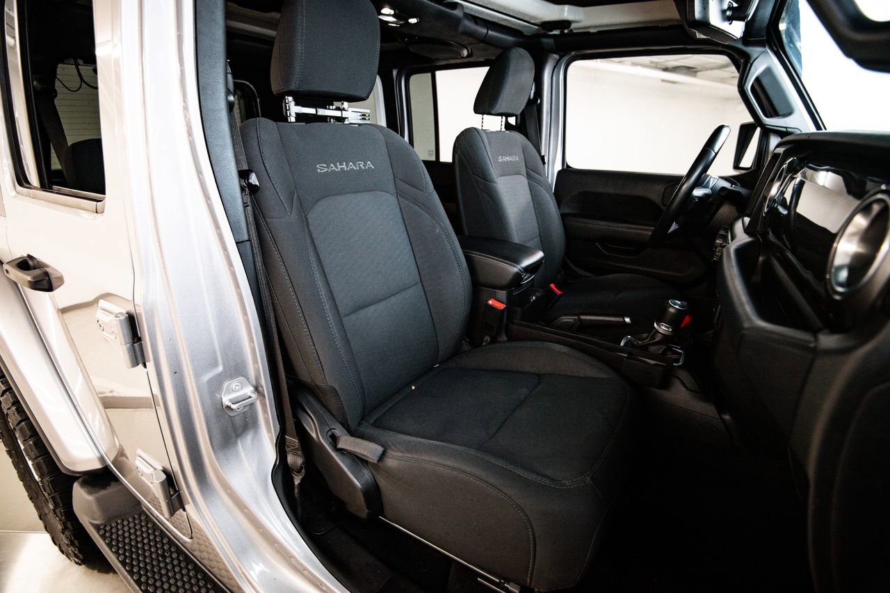 Used 2020 Jeep Wrangler Unlimited Sahara AWD/4WD image 28