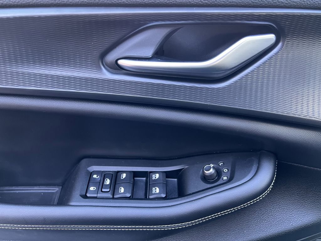 Certified 2023 Jeep Grand Cherokee Laredo image 13