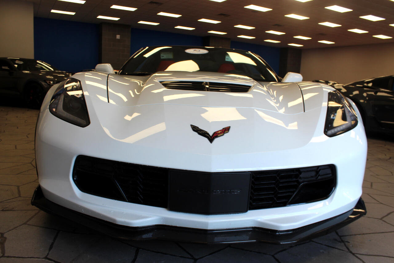 Used 2019 Chevrolet Corvette Z06 w/ Z07 Performance Package image 11