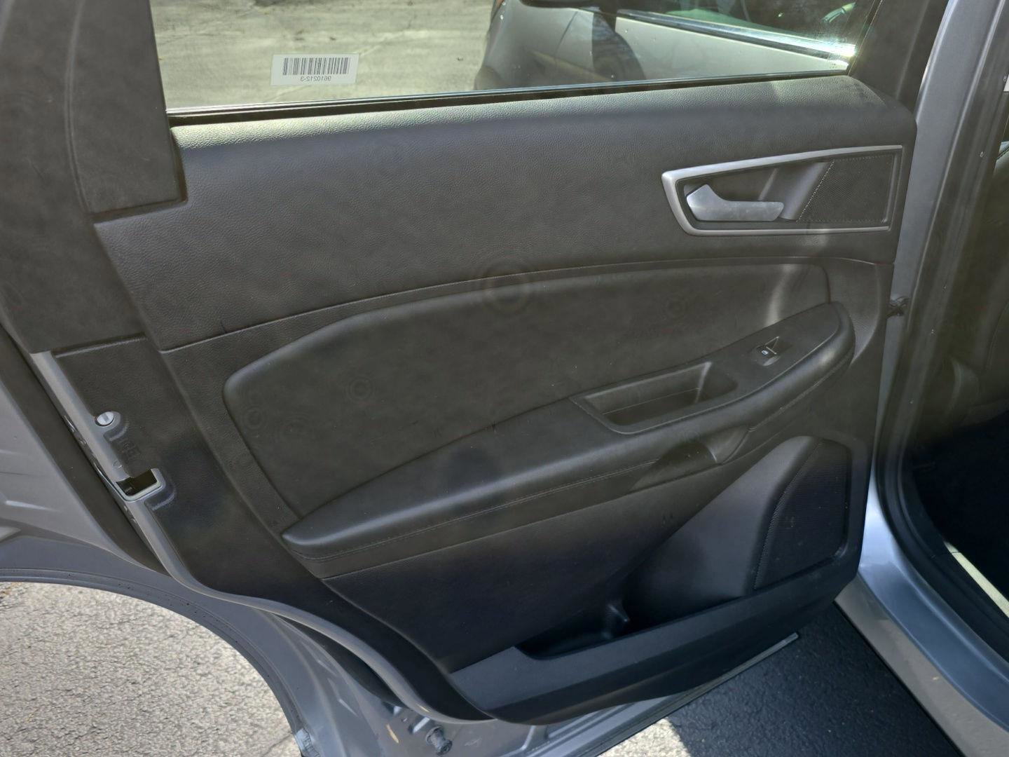 Used 2021 Ford Edge SEL image 24