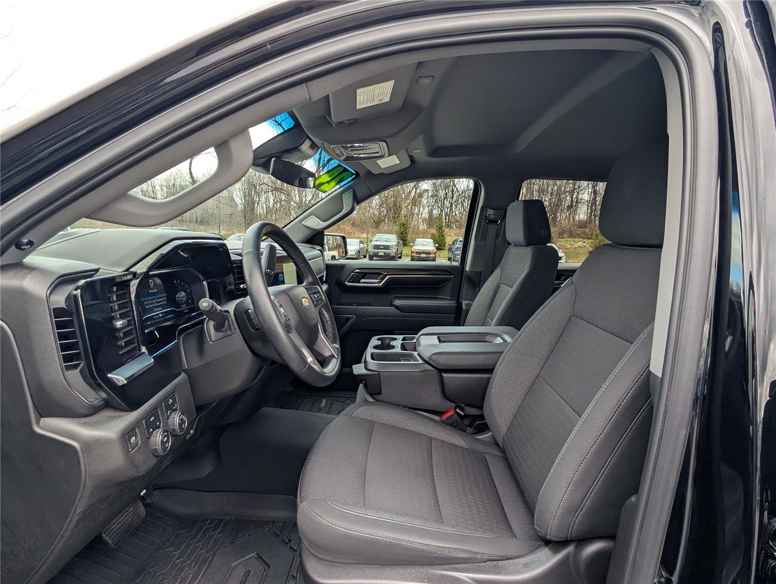 Used 2024 Chevrolet Silverado 1500 LT image 14