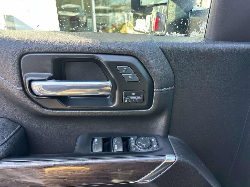 Used 2022 Chevrolet Silverado 2500 LTZ w/ LTZ Convenience Package image 12