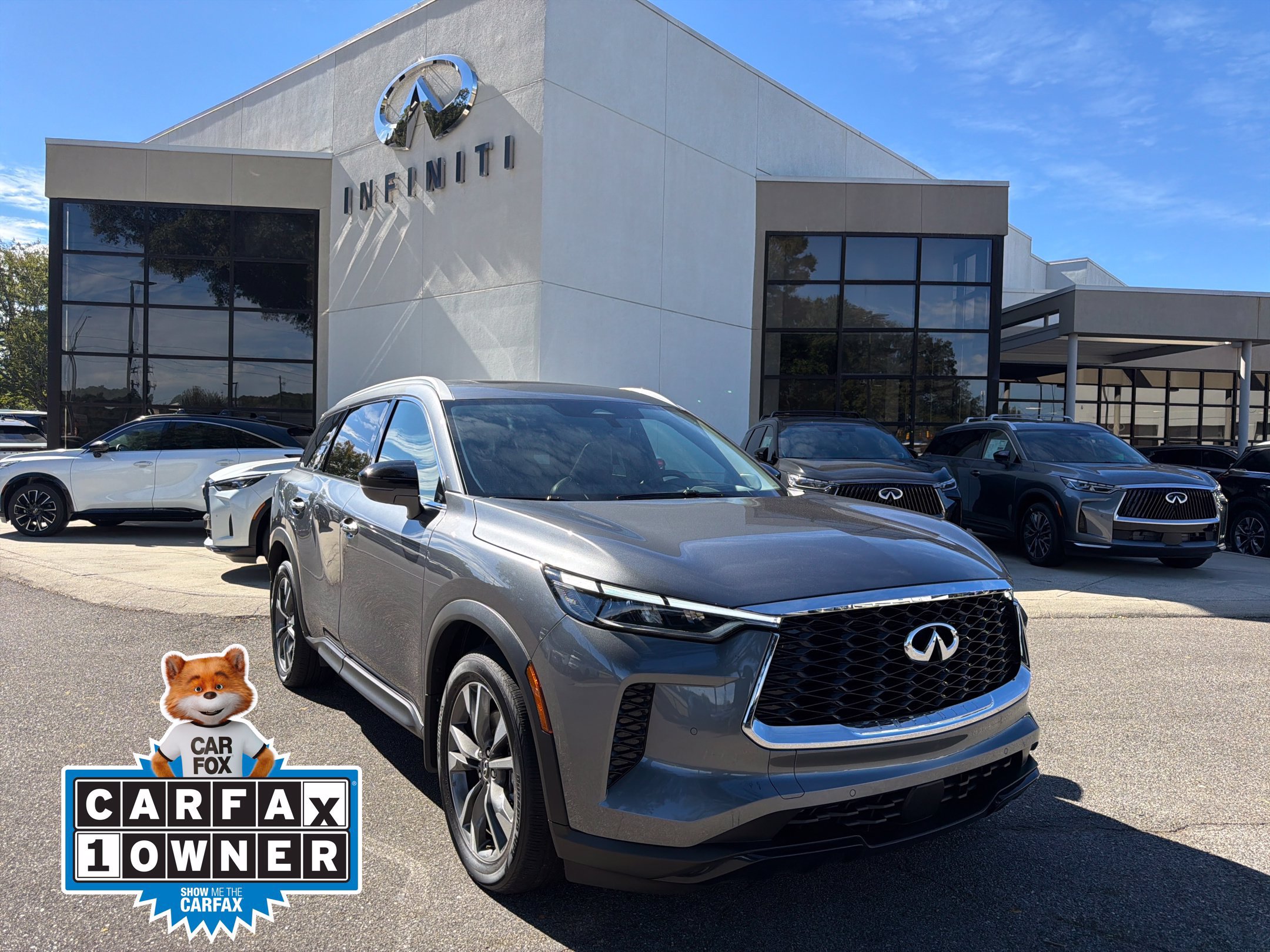 Certified 2025 INFINITI QX60 Luxe w/ Vision Package AWD/4WD image 1