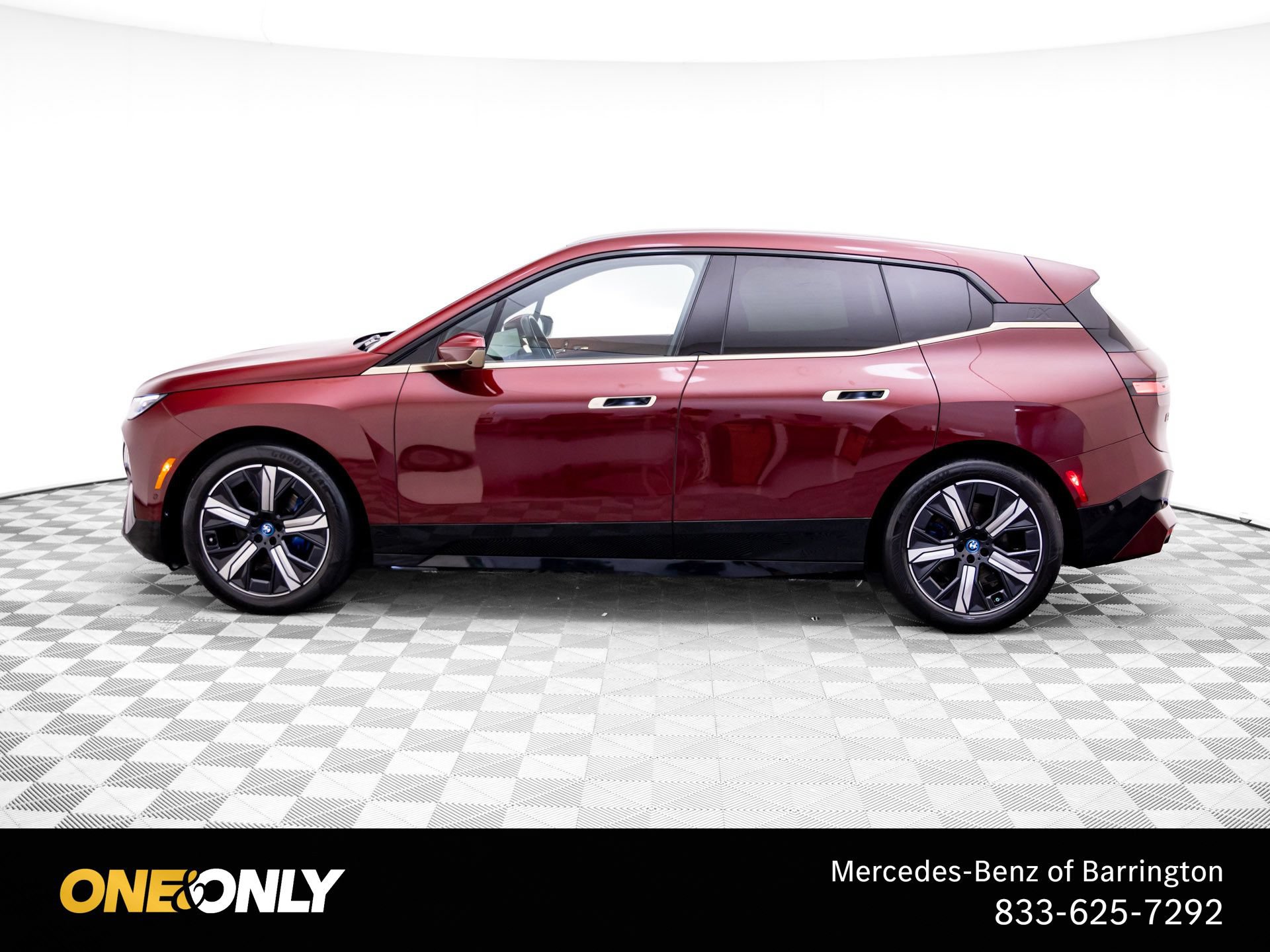 Used 2023 BMW iX xDrive50 w/ Premium Package AWD/4WD image 2