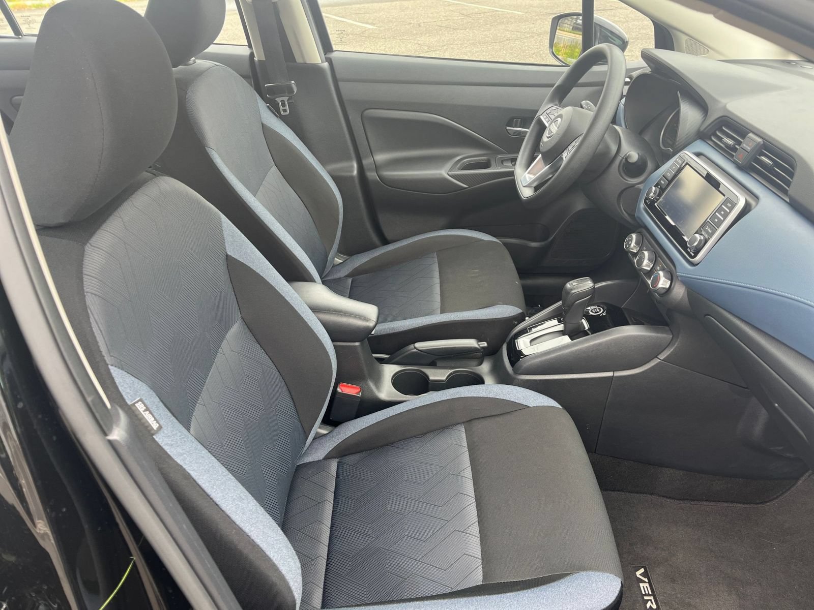 Used 2025 Nissan Versa SV FWD image 35