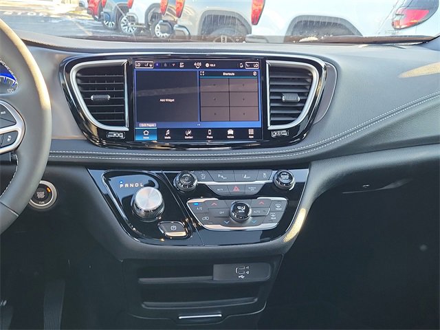 New 2026 Chrysler Pacifica Select image 26