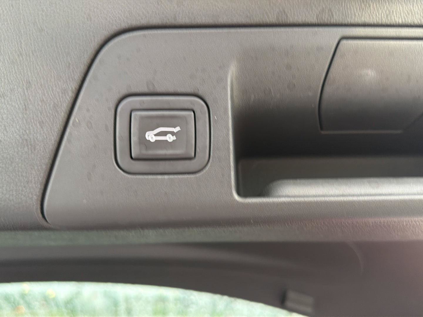 Used 2023 Buick Envision Avenir FWD image 36