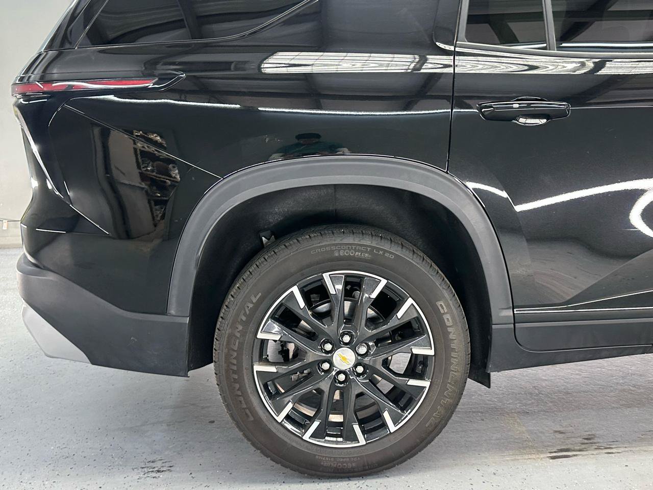 Used 2025 Chevrolet Traverse LT w/ Sun and Wheel Package FWD image 10