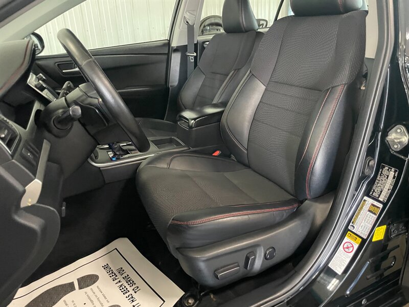 Used 2016 Toyota Camry SE FWD image 15