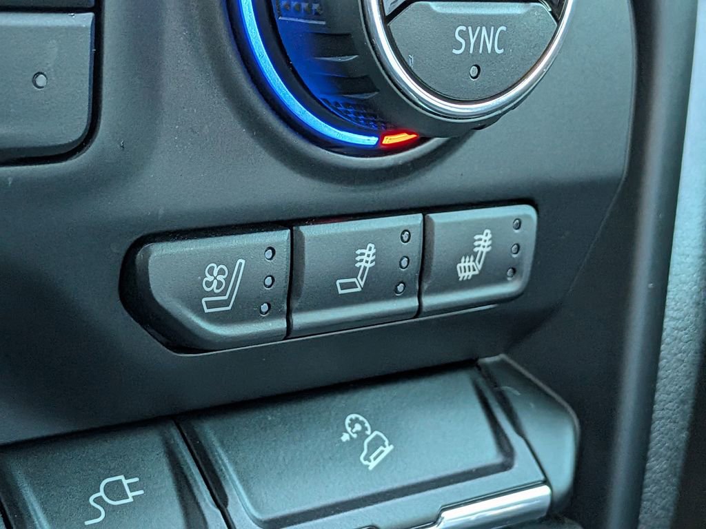 Used 2020 Chevrolet Silverado 1500 High Country w/ Technology Package image 26