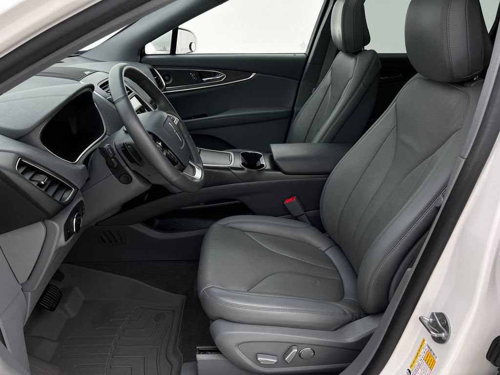 Used 2020 Lincoln Nautilus Reserve AWD/4WD image 12