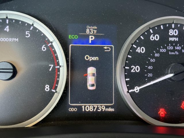 Used 2016 Lexus IS 200t w/ Premium Package RWD image 17