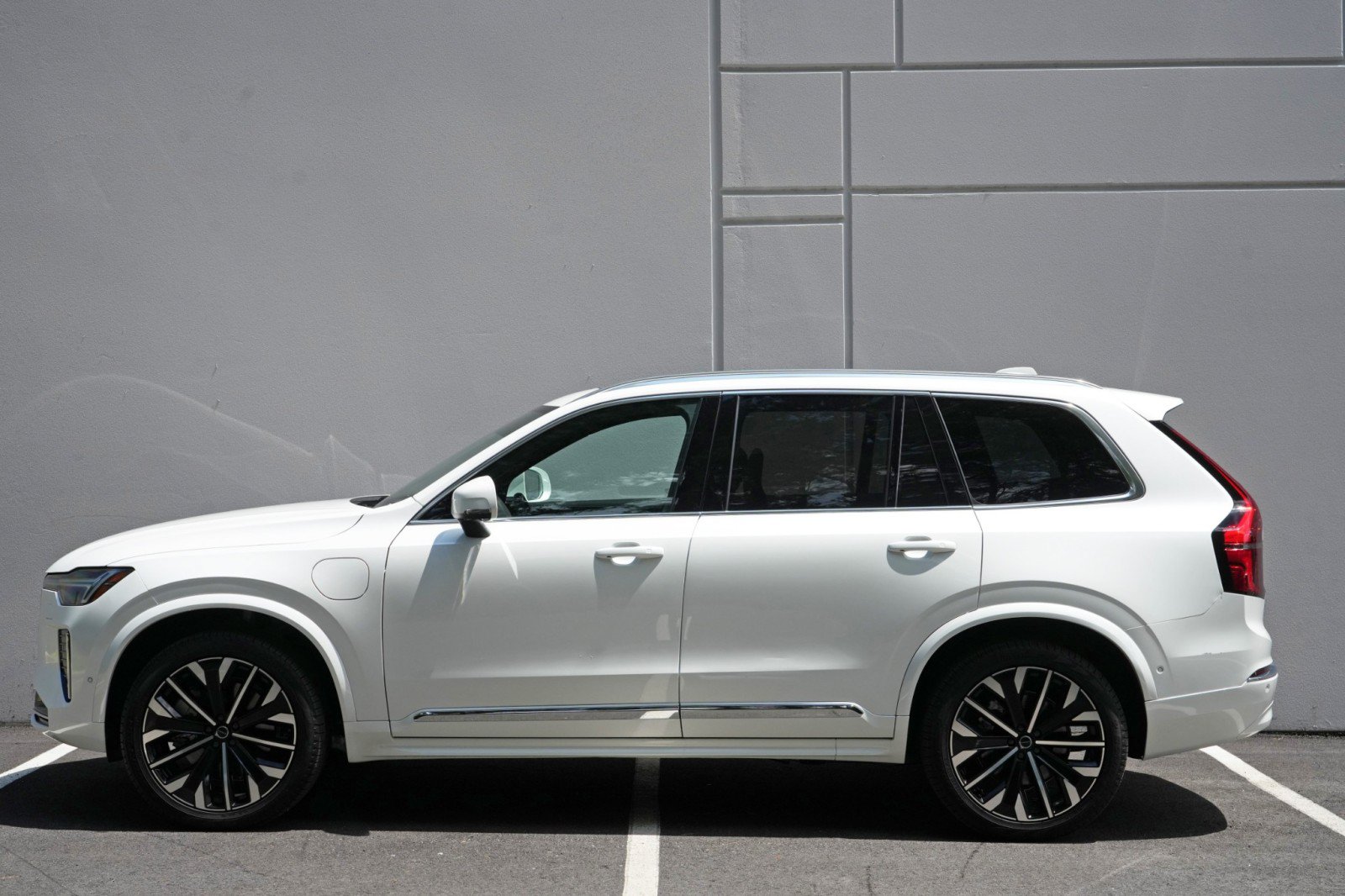 Used 2026 Volvo XC90 T8 Plus w/ Protection Package AWD/4WD image 53