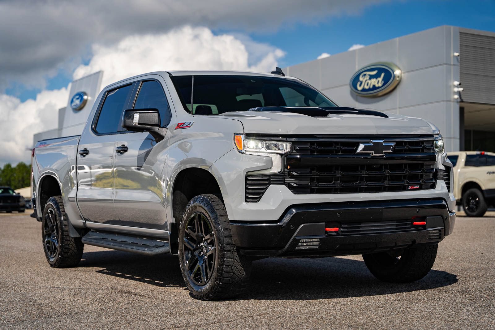 Used 2024 Chevrolet Silverado 1500 LT Trail Boss w/ Convenience Package II