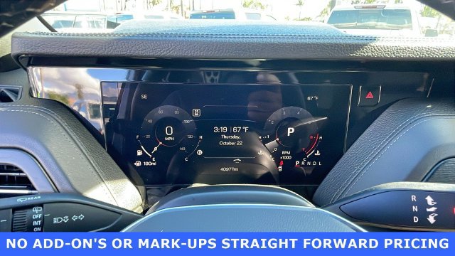 Used 2025 GMC Yukon Denali RWD image 25