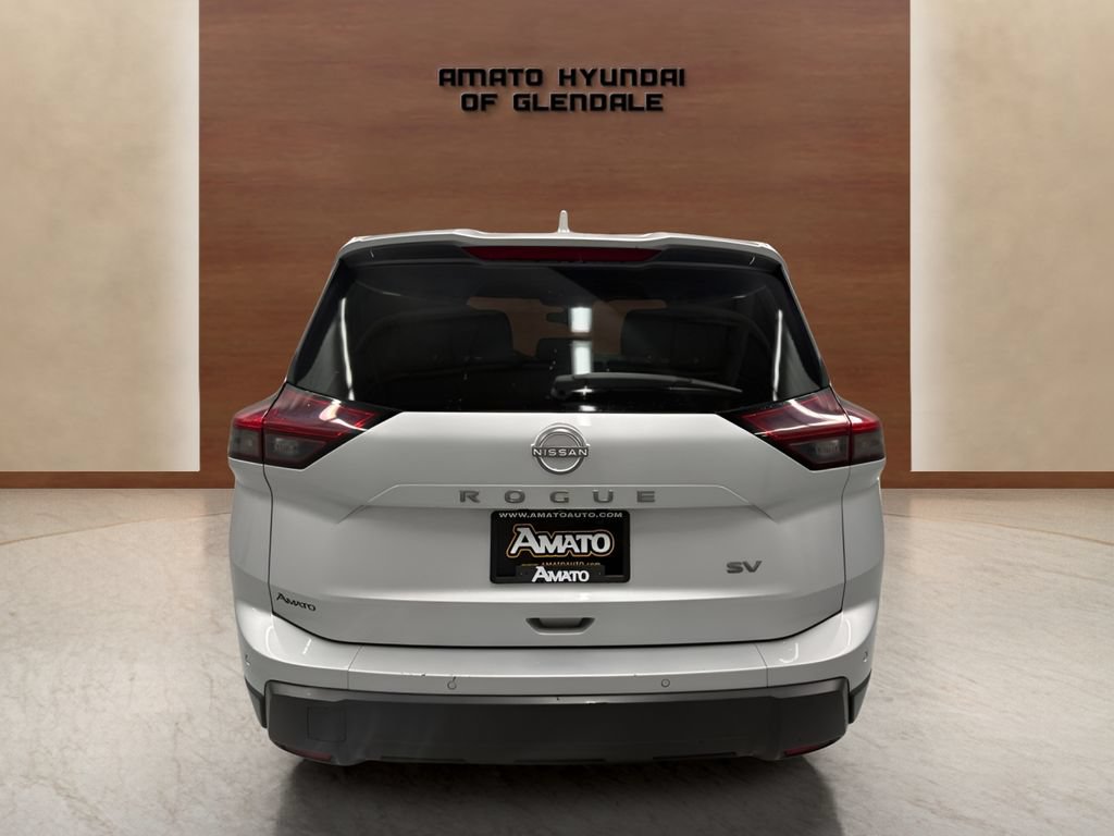 Used 2024 Nissan Rogue SV FWD image 6