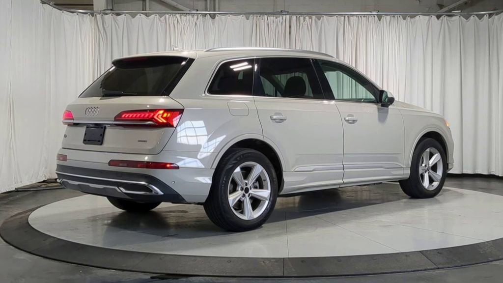 Used 2022 Audi Q7 2.0T Premium Plus w/ Premium Plus Package AWD/4WD image 10