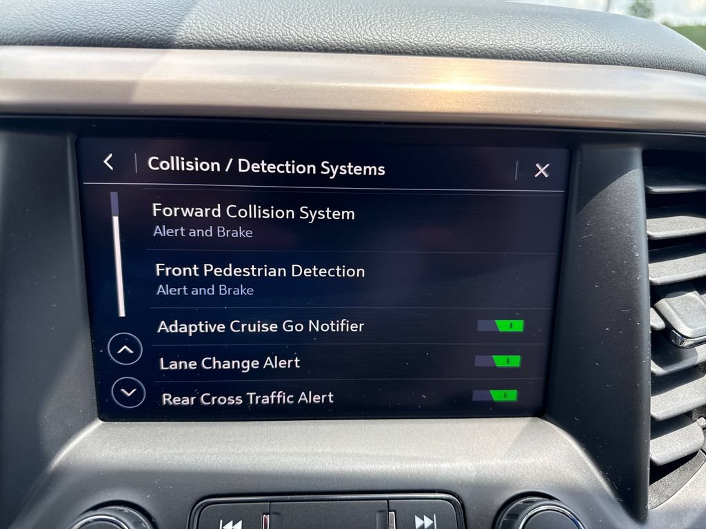 Used 2020 GMC Acadia Denali w/ Technology Package FWD image 15
