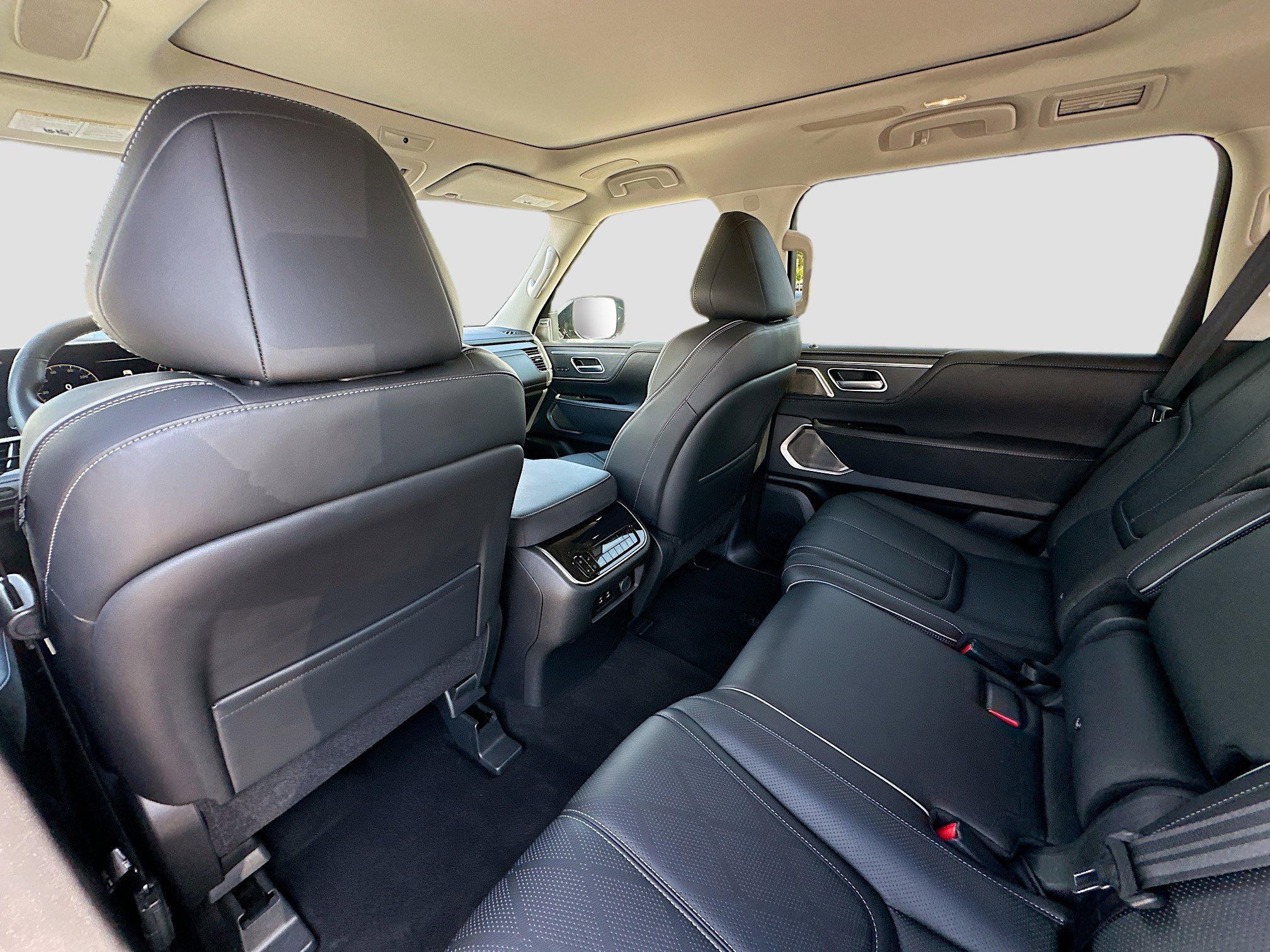 Used 2025 INFINITI QX80 Sensory image 26