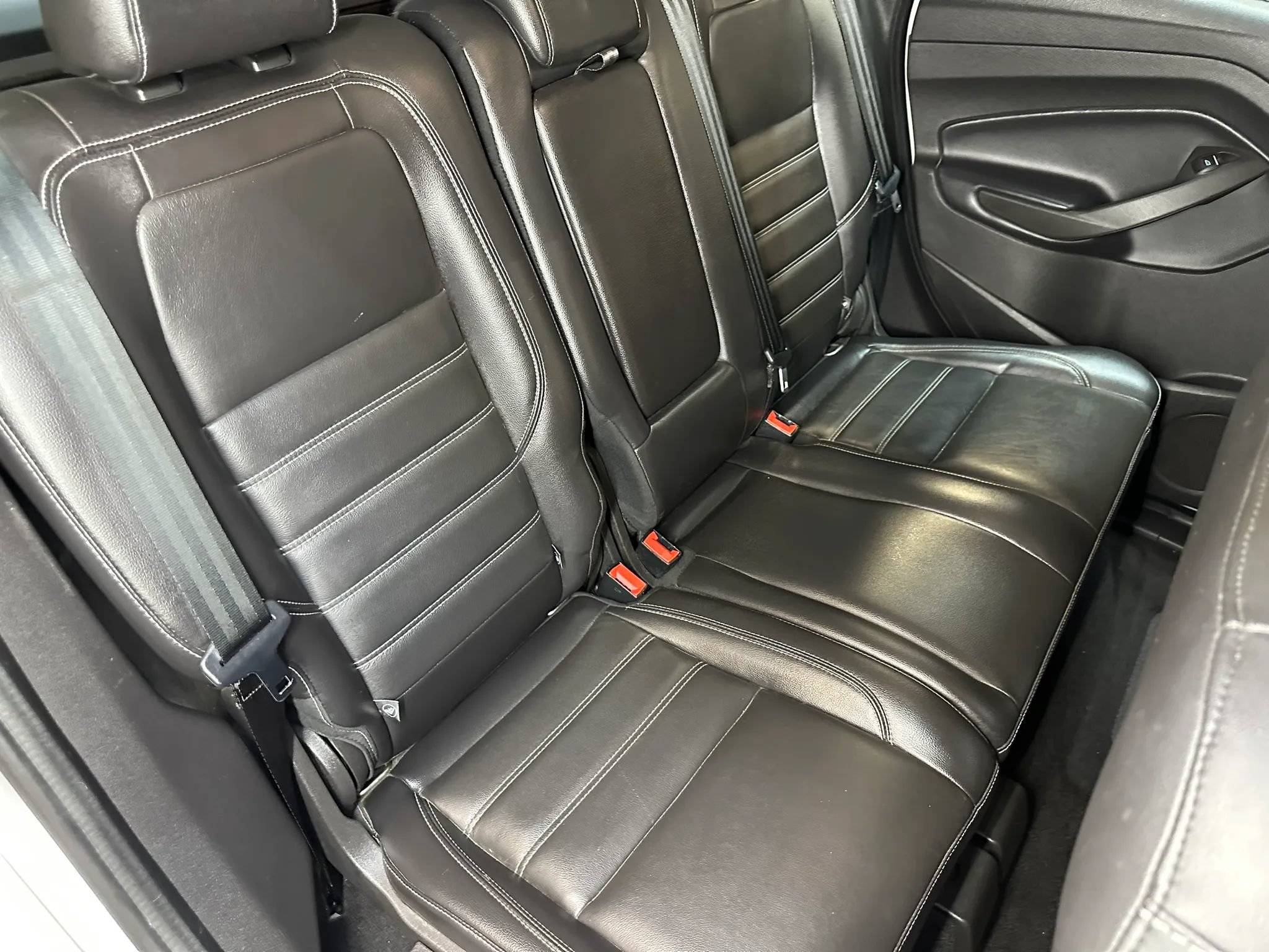 Used 2017 Ford C-MAX Energi SE w/ Equipment Group 402A FWD image 29