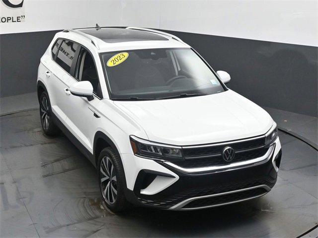 Used 2023 Volkswagen Taos SE w/ Panoramic Sunroof Package image 47