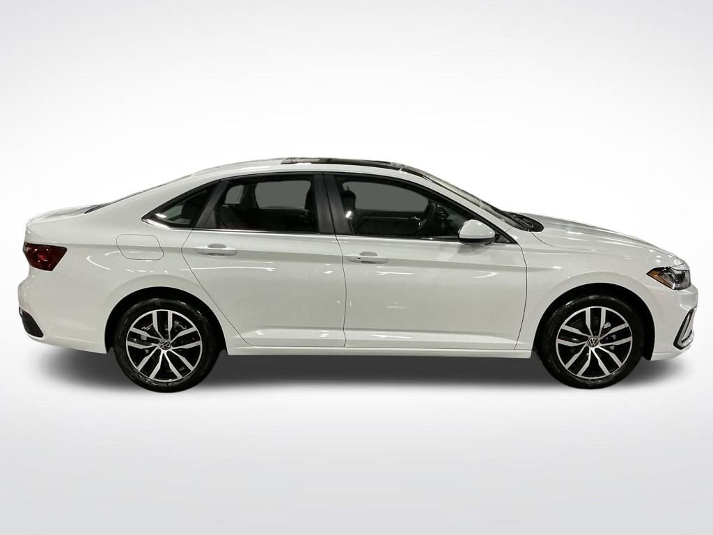 New 2026 Volkswagen Jetta SE FWD image 6