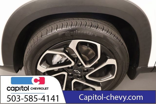 Used 2024 Chevrolet Trax RS w/ Sunroof Package FWD image 9