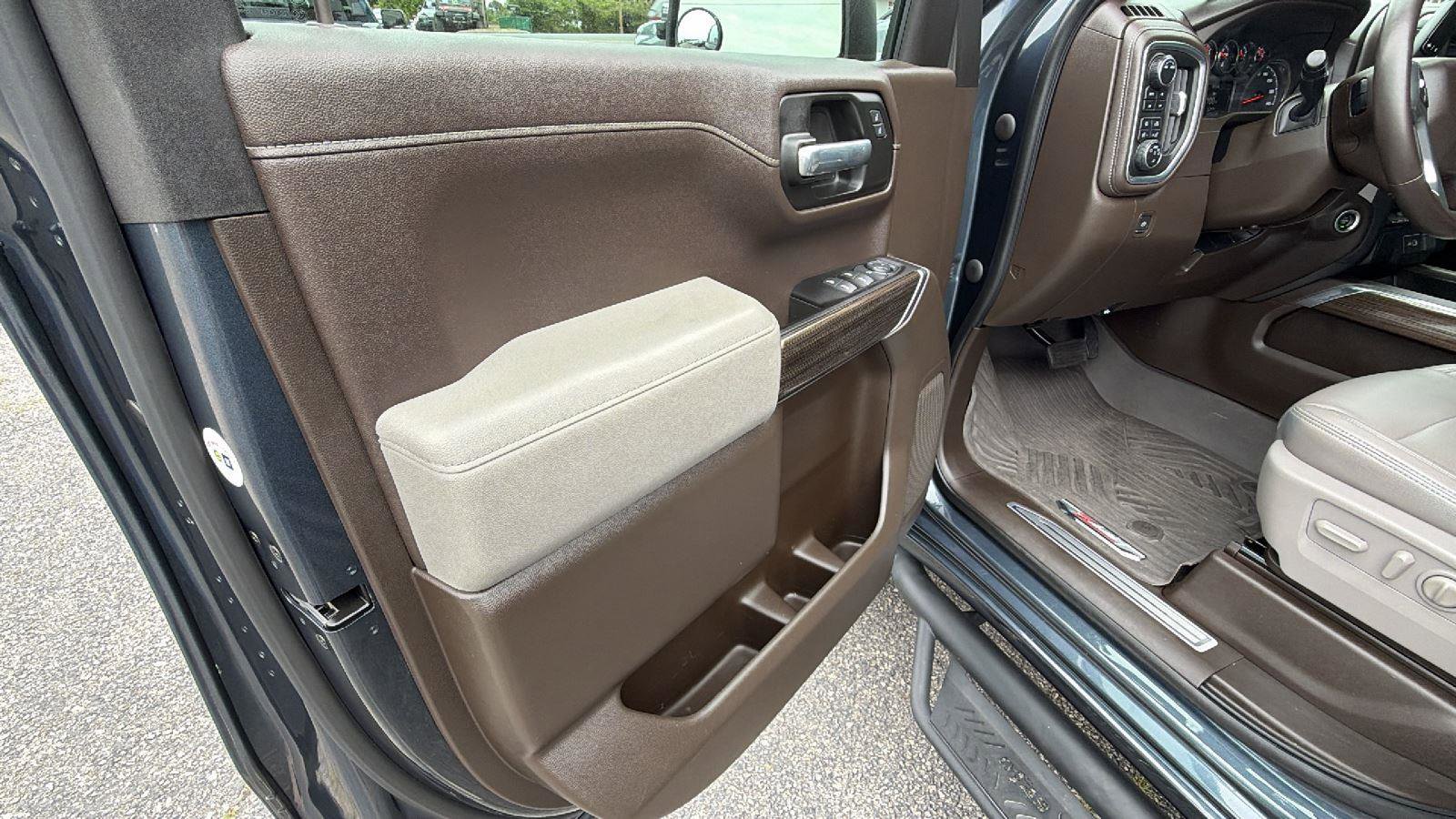 Used 2022 Chevrolet Silverado 1500 RST AWD/4WD image 11