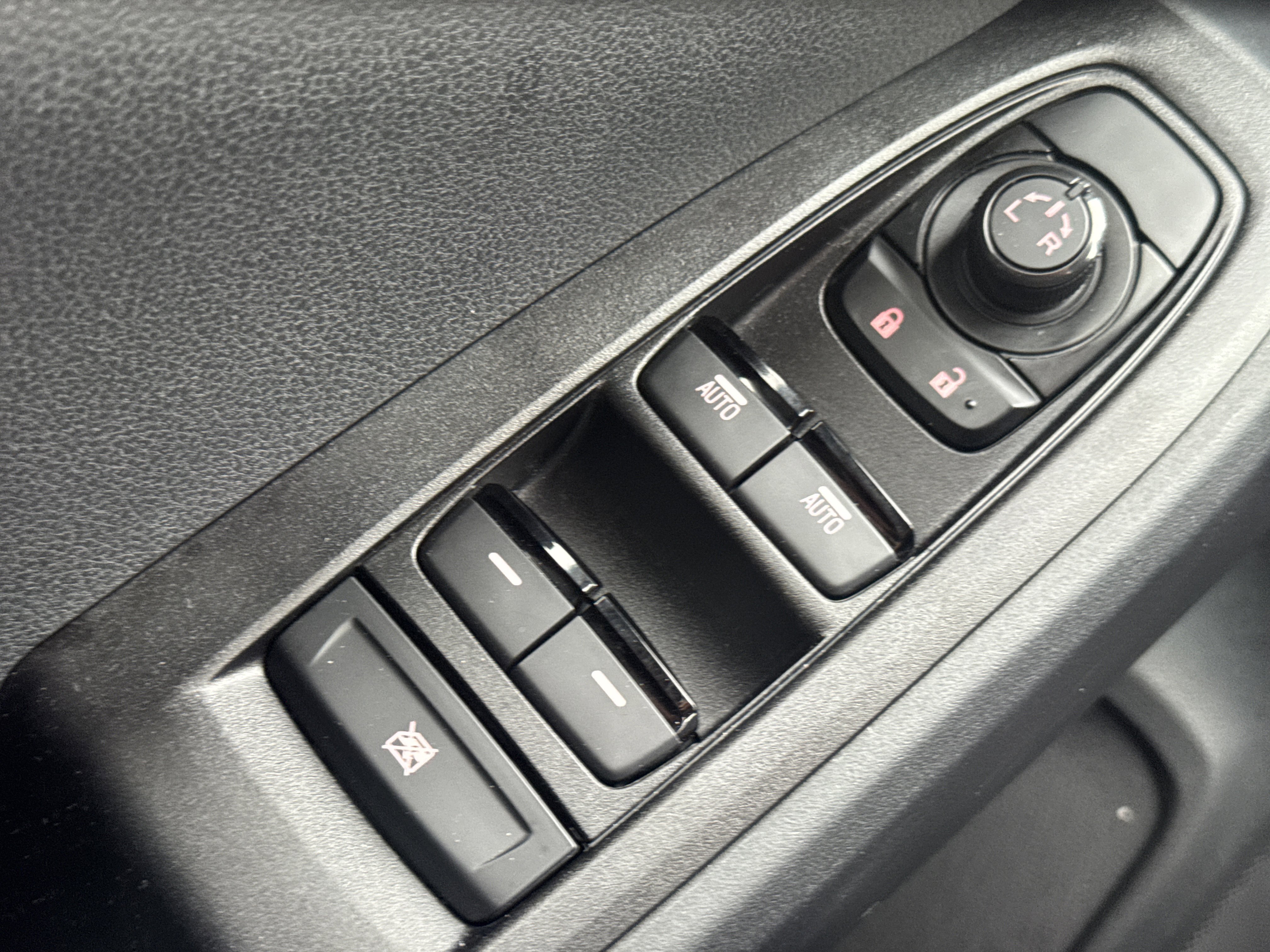 Certified 2025 Subaru Crosstrek 2.5i Sport w/ Crosstrek Mirror Package image 22