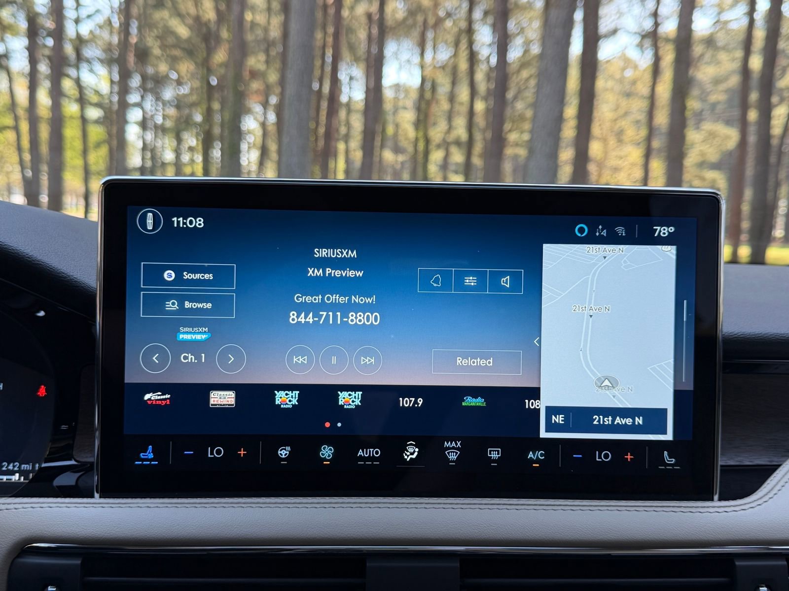 Used 2025 Lincoln Corsair Reserve AWD/4WD image 4