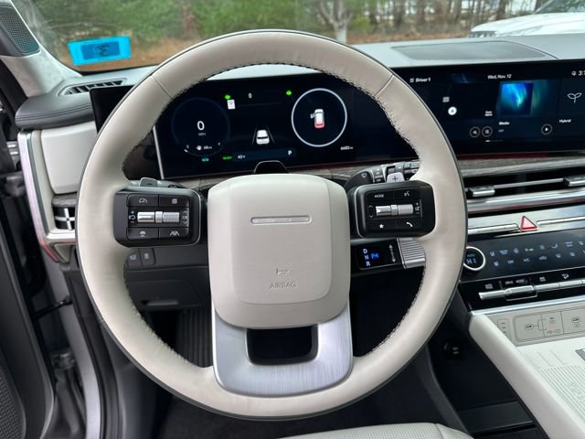 Used 2025 Hyundai Santa Fe Calligraphy image 17