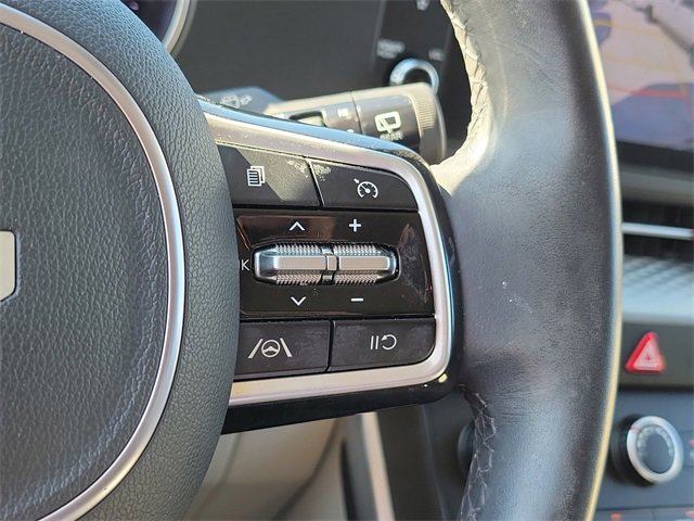 Certified 2024 Kia Carnival LX image 22