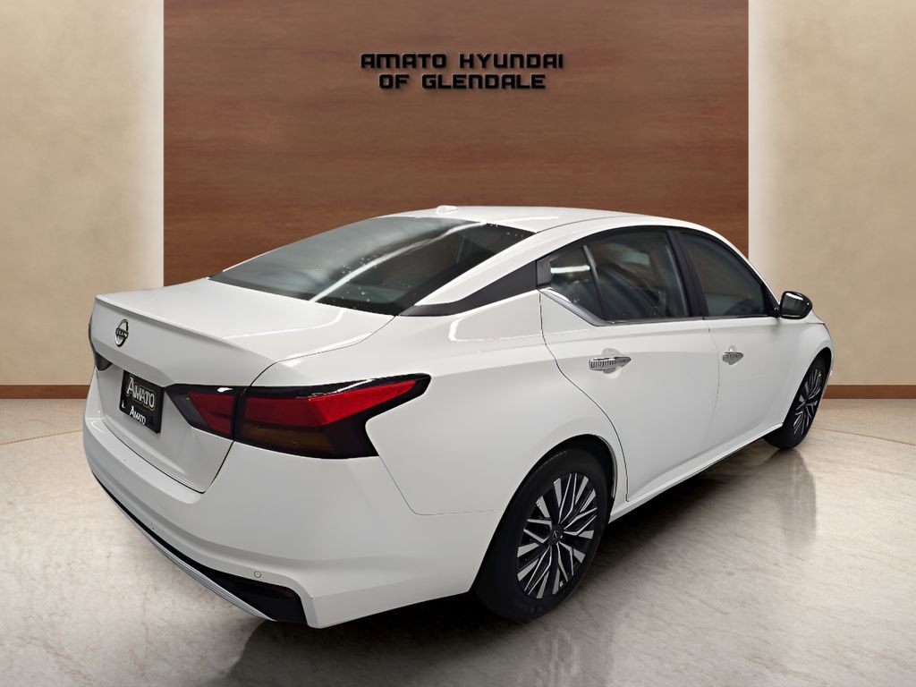 Used 2025 Nissan Altima 2.5 SV FWD image 6