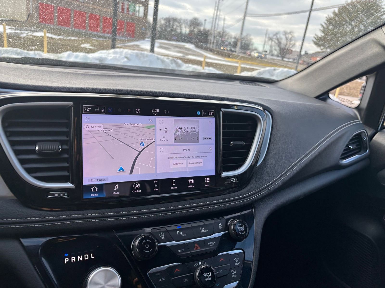 Used 2025 Chrysler Pacifica Limited image 37