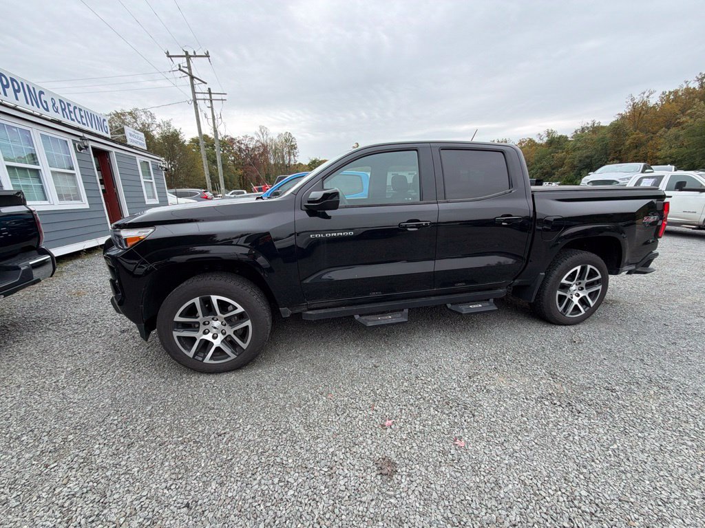Used 2024 Chevrolet Colorado Z71 w/ Z71 Convenience Package 2 AWD/4WD image 4