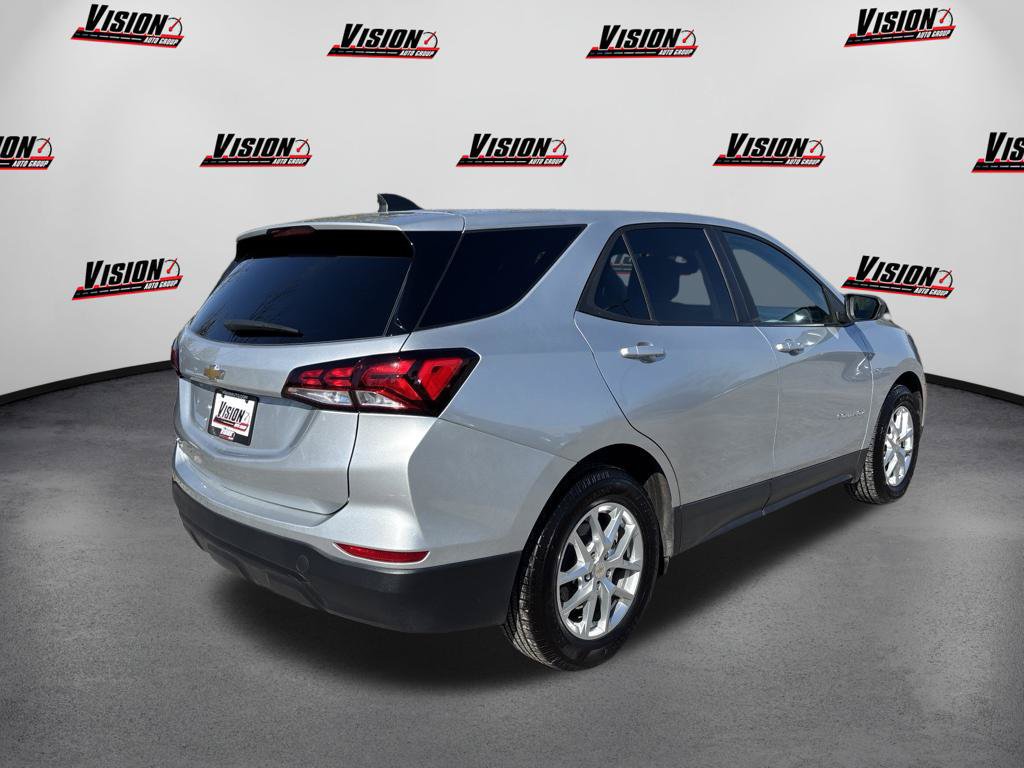 Used 2022 Chevrolet Equinox LS w/ LS Convenience Package FWD image 5