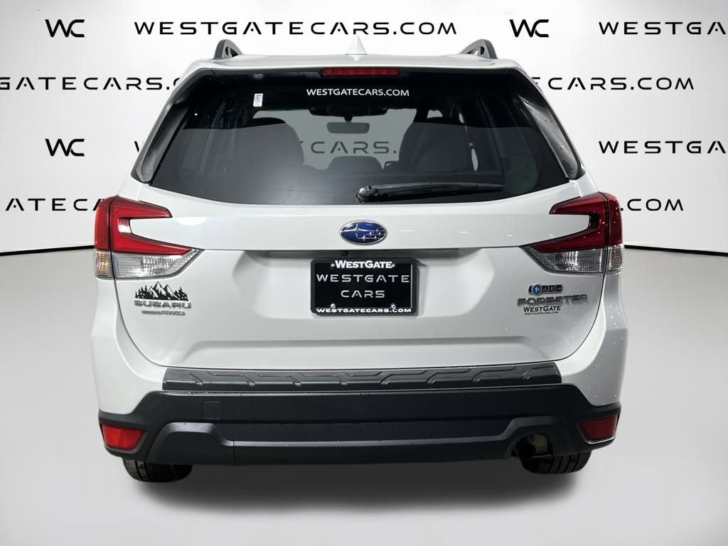 Used 2023 Subaru Forester Premium image 4