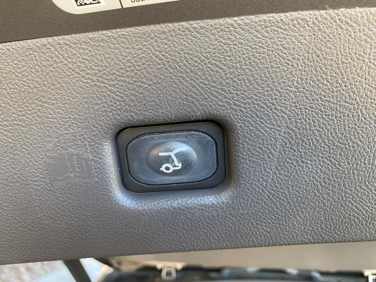 Used 2019 Lincoln Nautilus Reserve FWD image 10