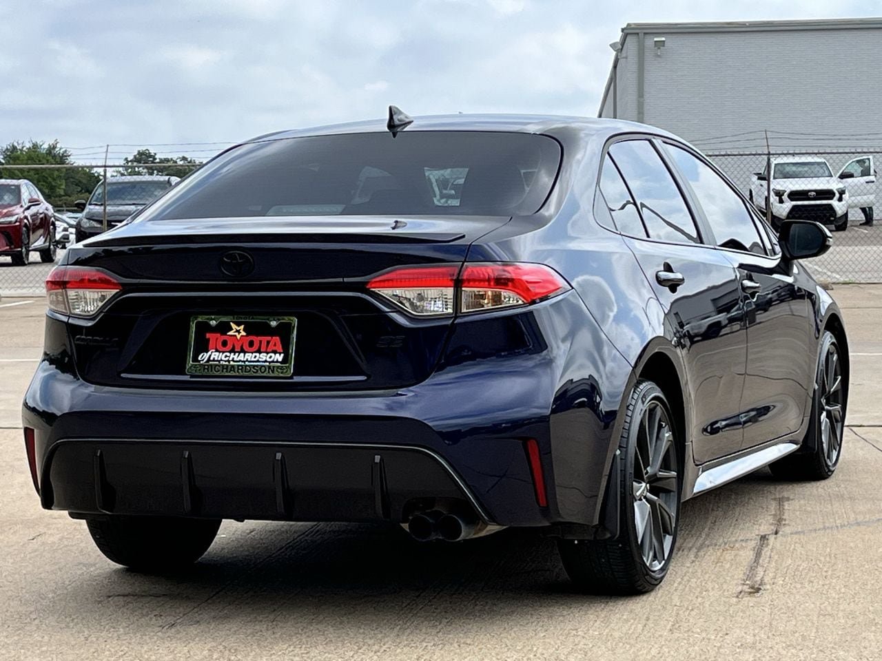 Used 2025 Toyota Corolla SE FWD image 4