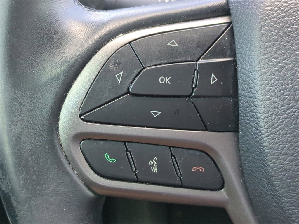 Used 2020 Jeep Cherokee Latitude Plus image 24