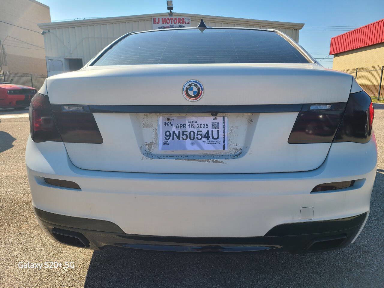 Used 2014 BMW 750Li xDrive image 9